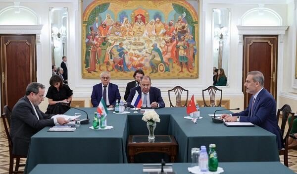 Suriya masada: Fidan Dohada Lavrov və Arakçı ilə görüşdü 