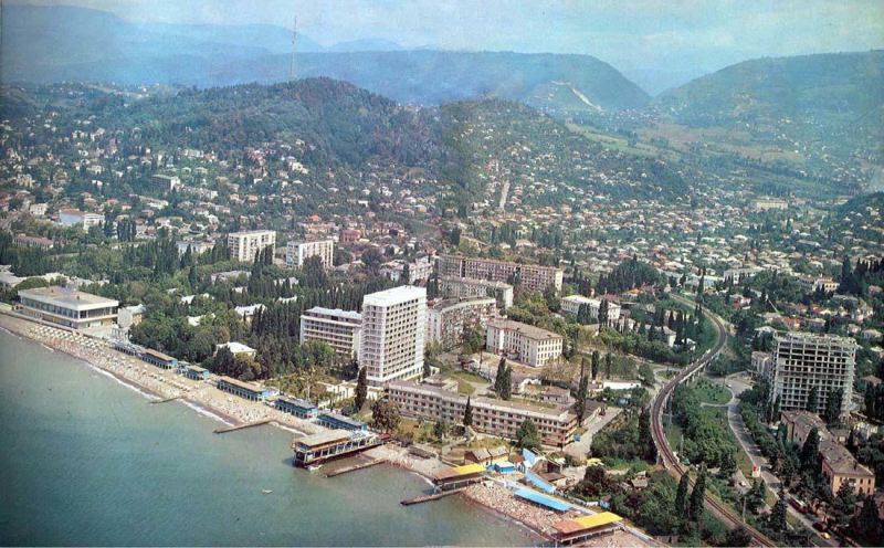 Abxaziya parlamenti önündə atışma: deputat güllələndi 