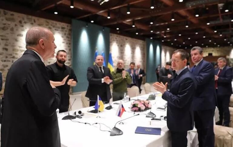 İstanbulda razılaşmaya bir neçə saat qalmışdı - Orban 