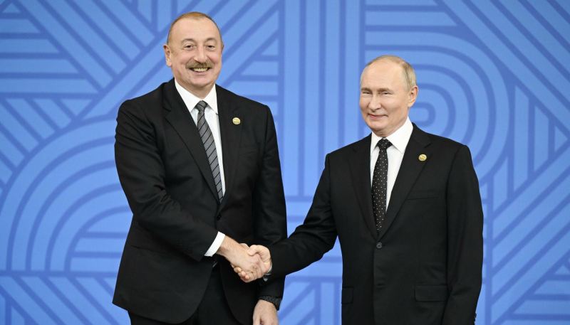 Putin Əliyevi təbrik etdi 