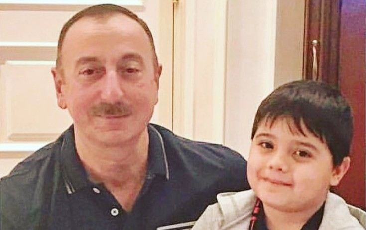 Nəvəsi Prezidenti bu FOTO ilə təbrik etdi 