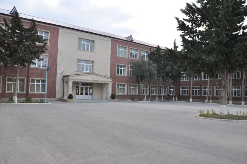 \"Uşaqlarımız axşam saat 8-də evə gəlib çıxır\" - Bu məktəbin valideynləri narazıdır...