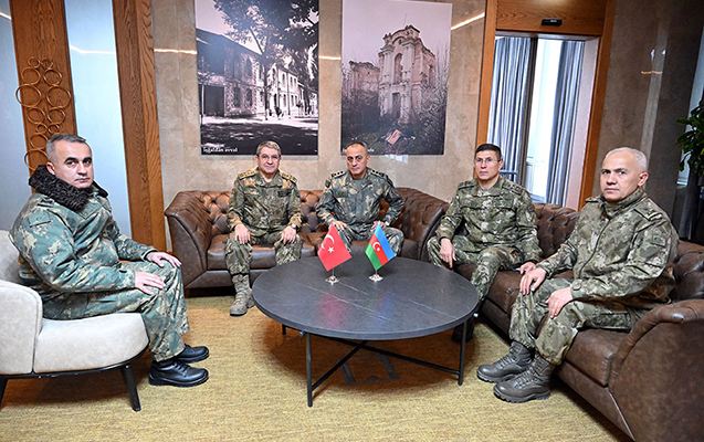 Hikmət Mirzəyev Selçuk Bayraktaroğluyla görüşdü 