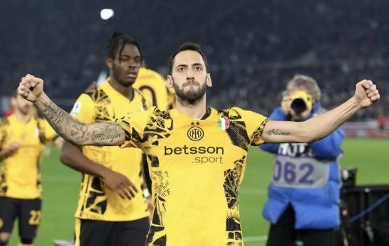 Hakan Çalhanoğlu karyerasını bitirmək istədiyi klubu açıqlayıb 