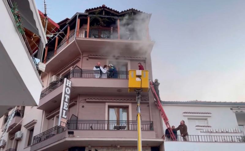 Yunanıstanda hoteldə yanğın olub, ölən və yaralananlar var 