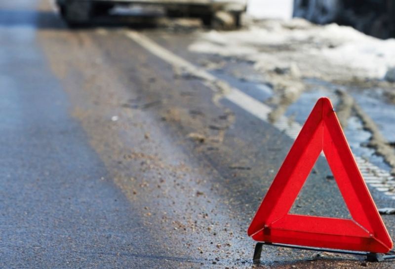 Maşın ağaca çırpıldı: 5 yaşlı uşaq öldü 