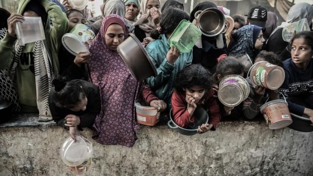 ÜST: Qəzzada qida çatışmazlığından son dərəcə narahatıq 