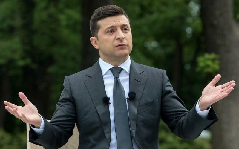 Zelenski atəşə tutuldu 