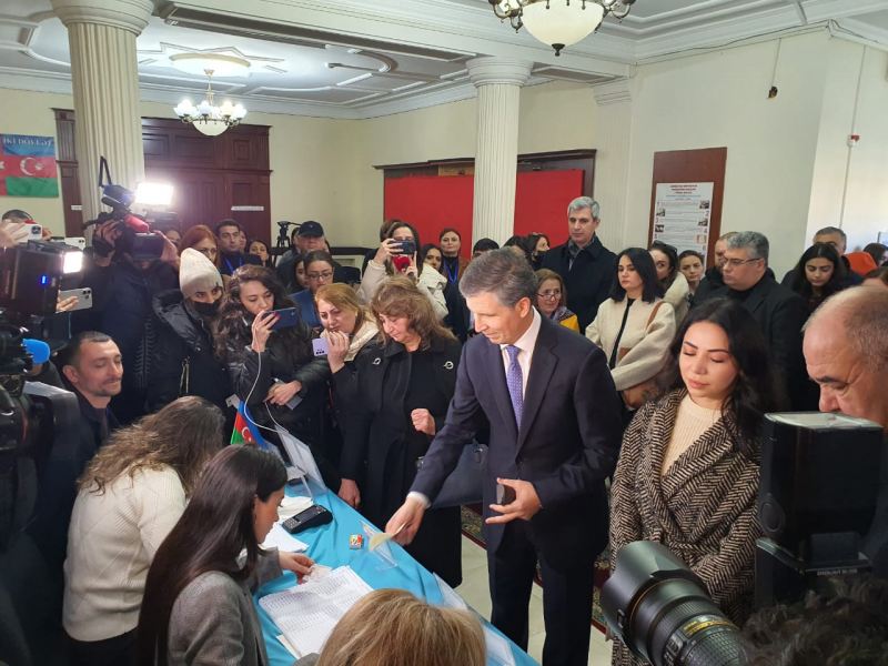 Prezidentliyə namizəd Zahid Oruc səs verdi 