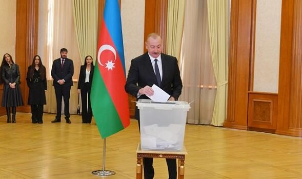 Prezident və ailə üzvləri Xankəndidə səs verdi - Video 
