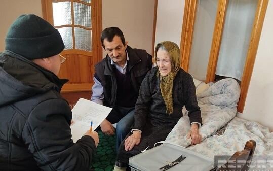 Oğuzda 102 yaşlı seçici səs verdi 