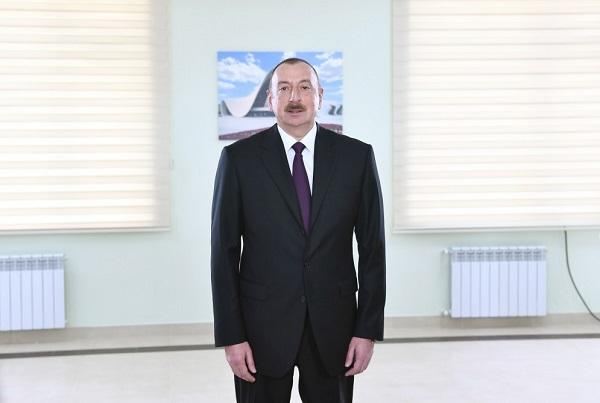 Prezident Ankarada Heydər Əliyevin abidəsini ziyarət etdi - VİDEO