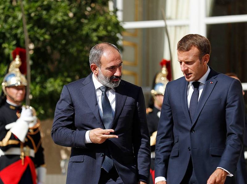 Paşinyan Fransaya getdi 