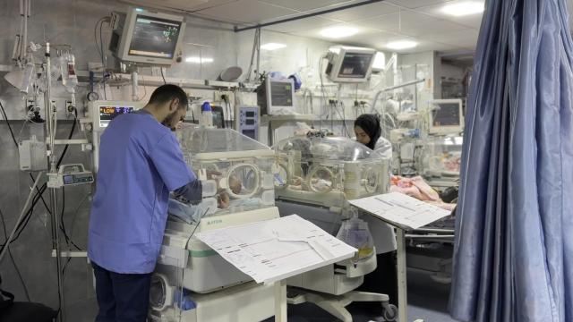 Qəzza Səhiyyə Nazirliyi: 2 körpə aclıqdan ölüb 