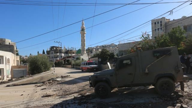 İsrail qüvvələri 35 fələstinlini nəzarətə götürüb 