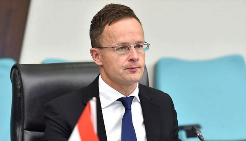 Macarıstan fon der Lyayenin istefa verməsini istəyir 