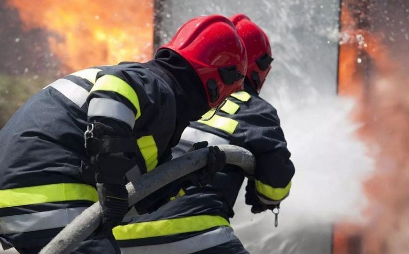 Bakıda çoxmərtəbəli binada yanğın 