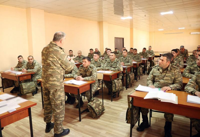 Ordumuzda komandir heyəti ilə toplanış keçirilir 