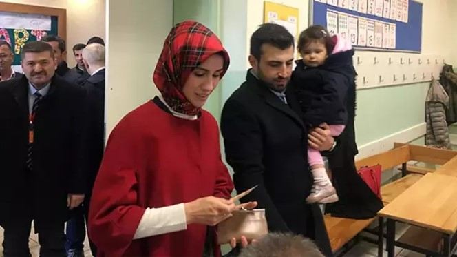 Ərdoğanın daha bir nəvəsi Bayraktar ailəsində dünyaya gəldi 