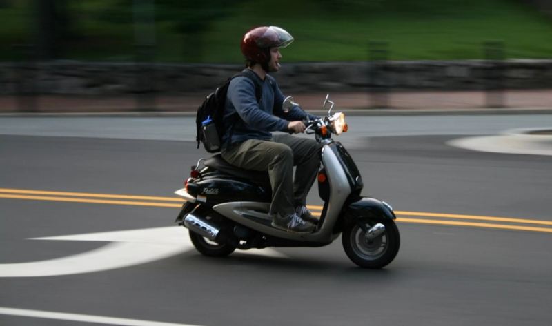 Moped sürücülərinə xəbərdarlıq edildi 