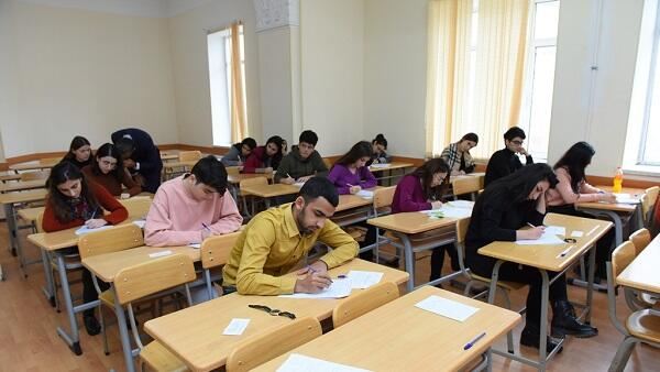 Magistraturaya sənəd qəbulu başladı 
