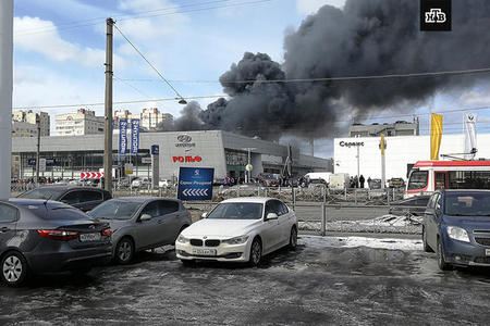 Rusiyada daha bir böyük bazar yandı 