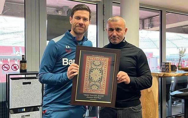 Qurban Qurbanovdan Xabi Alonsoya maraqlı hədiyyə - Foto 