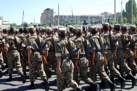 Ermənistan ehtiyatda olan hərbçiləri toplayır 