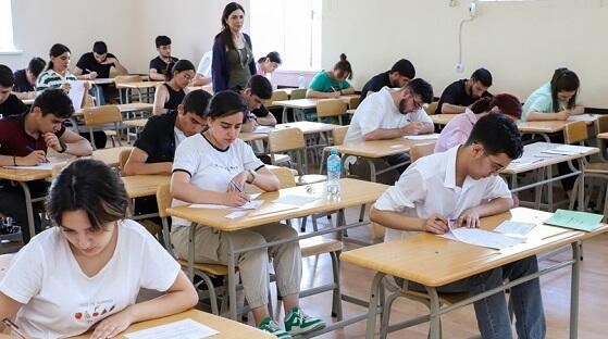Ali məktəblərə qəbul balları artırılacaq? 
