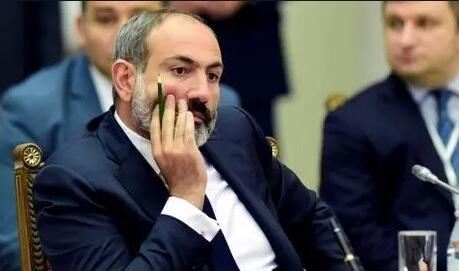 Paşinyan Niderland nümayəndələri ilə sülhü müzakirə etdi 