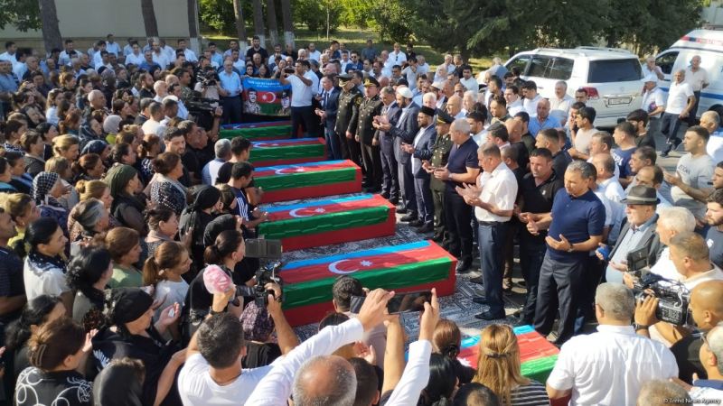 7 şəhidin nəşi dəfn üçün Xocavəndə aparıldı 