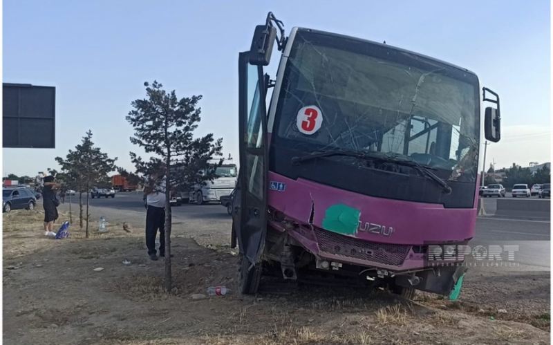 Sumqayıtda marşrut avtobusu TIR-la toqquşub: 12 nəfər xəsarət alıb - YENİLƏNİB