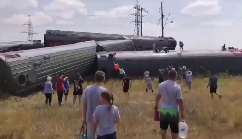 Rusiyada sərnişin qatarı relsdən çıxdı: Yaralıların sayı 140 nəfərə çatdı 