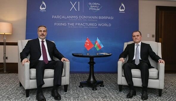 Bayramov Fidanla danışdı 