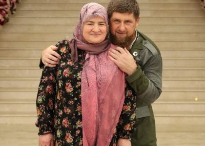 Aİ  Kadırovun  anası Aymani Kadırovaya sanksiya tətbiq edib 