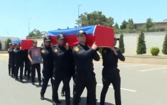 Həlak olan polislərlə vida mərasimi keçirildi - Video 