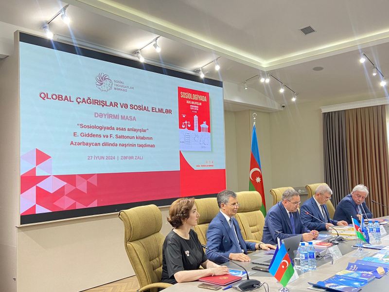 \"Qlobal çağırışlar və sosial elmlər\" mövzusunda dəyirmi masa keçirilib: Fotolar