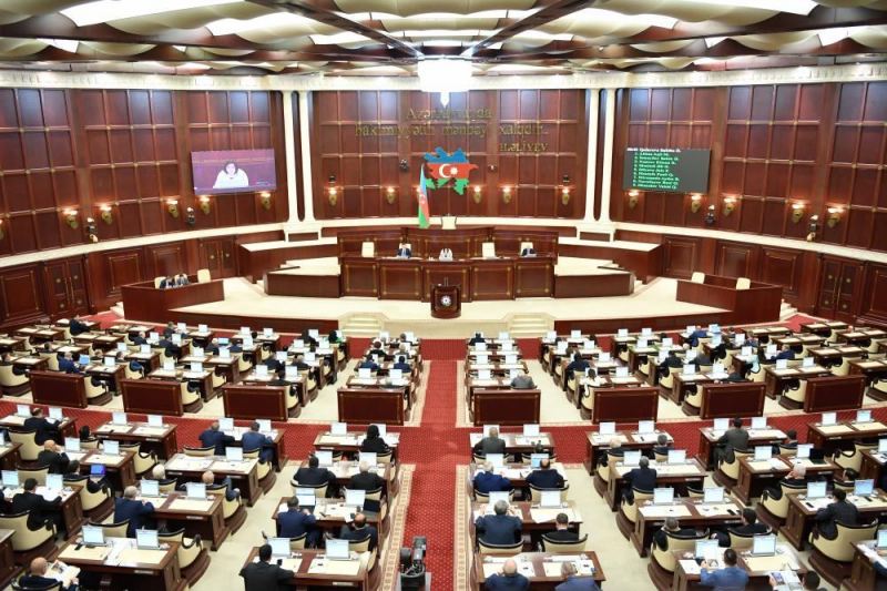 Üç qanun layihəsi parlamentin plenar iclasına tövsiyə olundu 