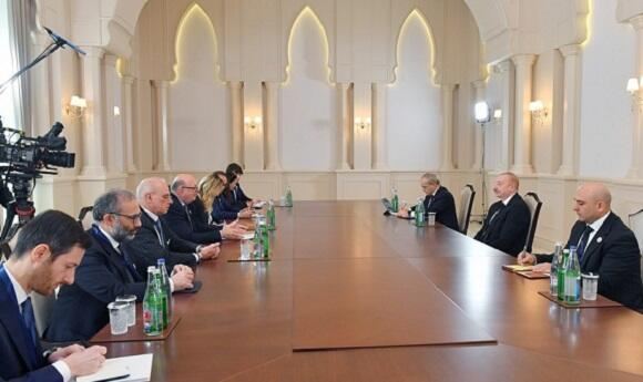 İlham Əliyev italiyalı naziri qəbul etdi 