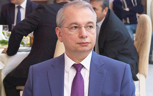 Prezident Azər Xəlilovu təltif etdi 