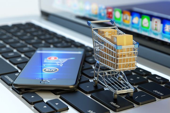 Azərbaycanda elektron ticarətin illik dövriyyəsi nə qədərdir ? 
