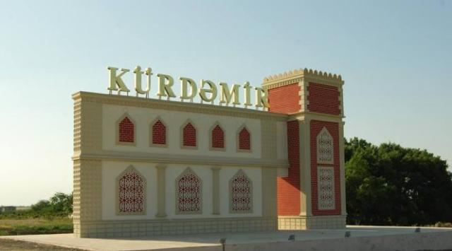Maşından düşəndə boynunu sındırdı, öldü 