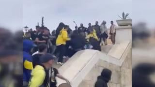 İsrail xuliqanları Fələstin bayraqlı adamı döyüb 