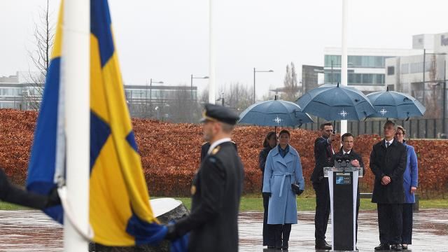 NATO-nun mənzil-qərargahında İsveç bayrağı qaldırıldı 