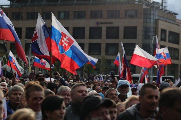 Slovakiyada hökumət əleyhinə kütləvi aksiyalar keçirilib 