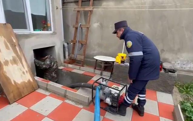 Naxçıvanda evləri su basdı - Video