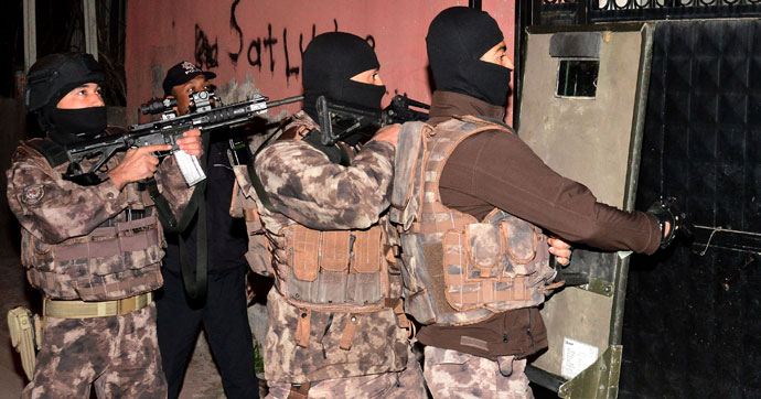 İstanbulda terror təşkilatının üzvləri saxlanılıb 