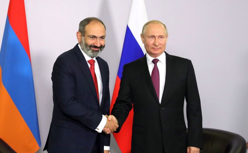 Paşinyan sabah Putinlə görüşəcək 