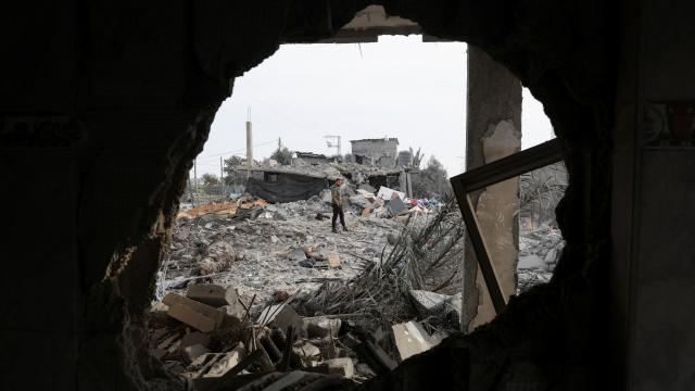 İsrail Qəzzada daha 40 nəfəri qətlə yetirib 