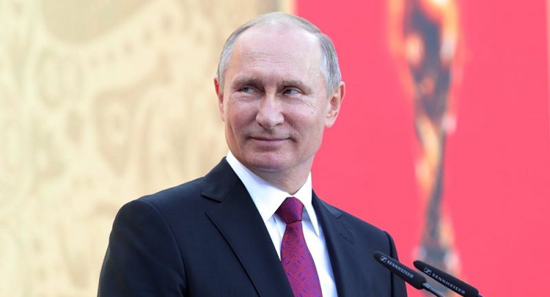 Çox savadlıyam, amma oxuya bilmirəm - Putin 